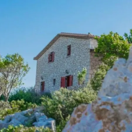 Maria-eleni Villa Volímai