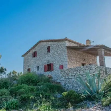 Maria-eleni Villa