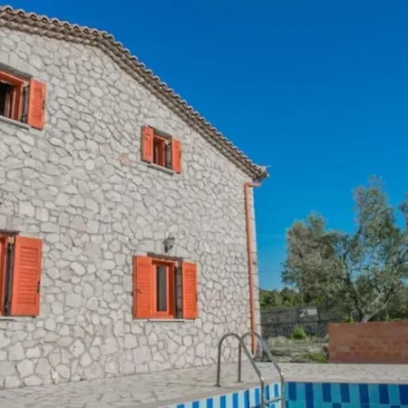 Maria-eleni Villa *